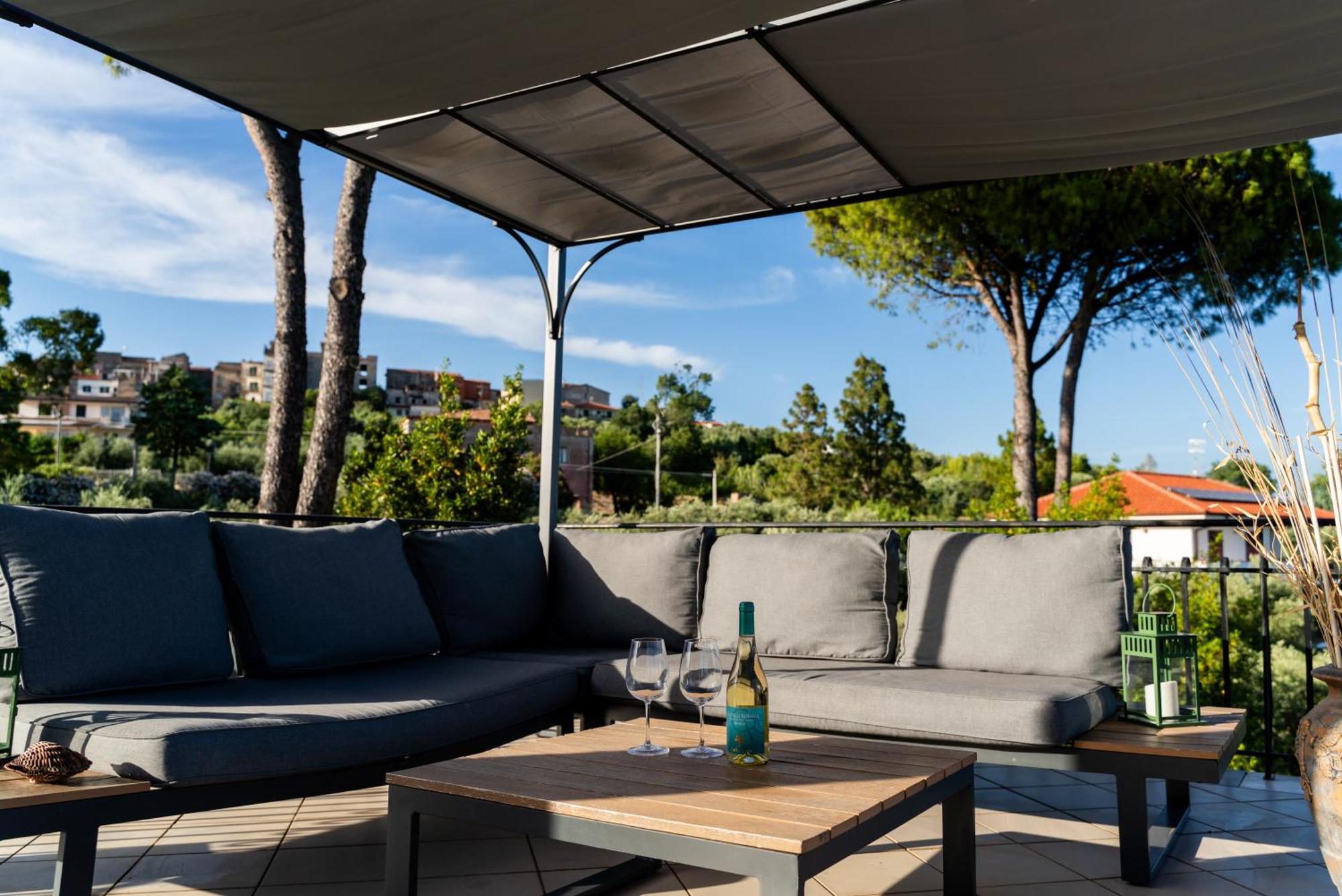 Villa Del Pino, Terrazza Vista Mare Minturno Kültér fotó